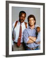 LETHAL WEAPON, 1987 directed by RICHARD DONNER Danny Glover and Mel Gibson (photo)-null-Framed Photo