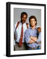 LETHAL WEAPON, 1987 directed by RICHARD DONNER Danny Glover and Mel Gibson (photo)-null-Framed Photo