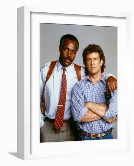 LETHAL WEAPON, 1987 directed by RICHARD DONNER Danny Glover and Mel Gibson (photo)-null-Framed Photo