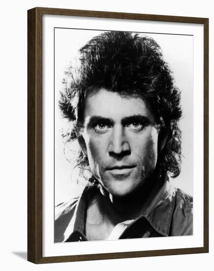 LETHAL WEAPON, 1987 directed by RICHARD DONNER Mel Gibson (b/w photo)-null-Framed Photo