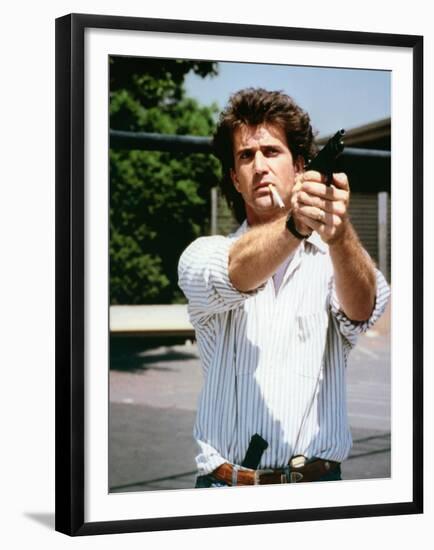 LETHAL WEAPON, 1987 directed by RICHARD DONNER Mel Gibson (photo)-null-Framed Photo