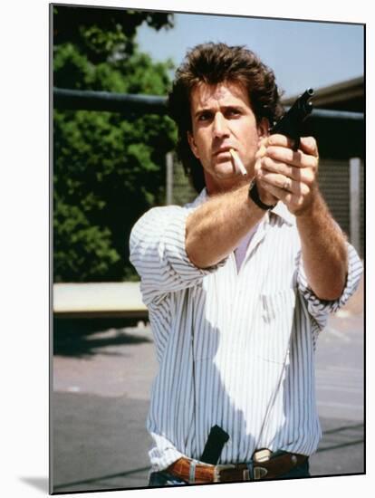 LETHAL WEAPON, 1987 directed by RICHARD DONNER Mel Gibson (photo)-null-Mounted Photo