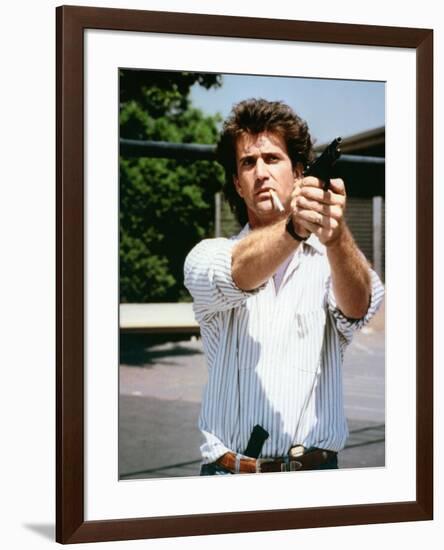 LETHAL WEAPON, 1987 directed by RICHARD DONNER Mel Gibson (photo)-null-Framed Photo