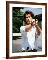 LETHAL WEAPON, 1987 directed by RICHARD DONNER Mel Gibson (photo)-null-Framed Photo