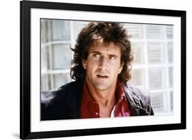 LETHAL WEAPON, 1987 directed by RICHARD DONNER Mel Gibson (photo)-null-Framed Photo