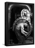 Lewis Hine Powerhouse Mechanic 1920 Archival PhotoPoster-null-Framed Poster