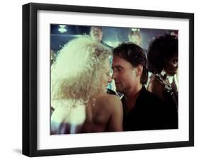 Liaison fatale Fatal attraction by Adrian Lyne with Glenn Close and Michael Douglas, 1987 (photo)-null-Framed Photo