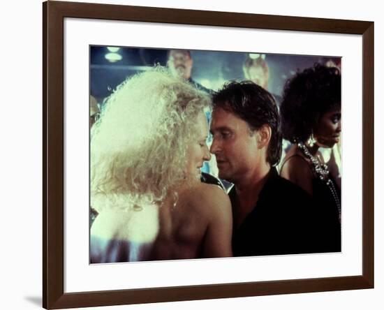 Liaison fatale Fatal attraction by Adrian Lyne with Glenn Close and Michael Douglas, 1987 (photo)-null-Framed Photo