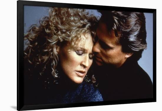 Liaison fatale Fatal attraction by Adrian Lyne with Glenn Close and Michael Douglas, 1987 (photo)-null-Framed Photo