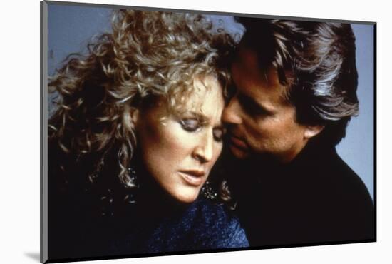 Liaison fatale Fatal attraction by Adrian Lyne with Glenn Close and Michael Douglas, 1987 (photo)-null-Mounted Photo