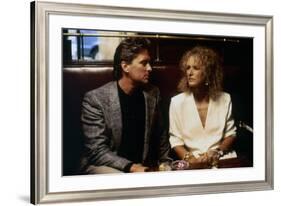 Liaison fatale Fatal attraction by Adrian Lyne with Michael Douglas and Glenn Close, 1987 (photo)-null-Framed Photo