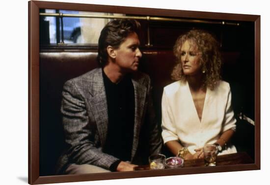 Liaison fatale Fatal attraction by Adrian Lyne with Michael Douglas and Glenn Close, 1987 (photo)-null-Framed Photo