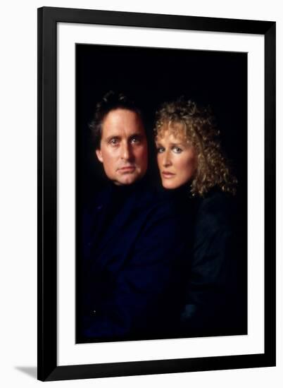 Liaison fatale Fatal attraction by Adrian Lyne with Michael Douglas and Glenn Close, 1987 (photo)-null-Framed Photo