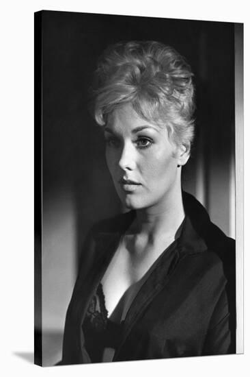 Liaisons Secretes STRANGERS WHEN WE MEET by Richard Quine with Kim Novak, 1960 (b/w photo)-null-Stretched Canvas