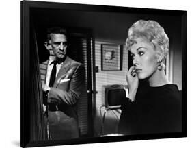 Liaisons Secretes STRANGERS WHEN WE MEET by Richard Quine with Kim Novak and Kirk Douglas, 1960 (b/-null-Framed Photo