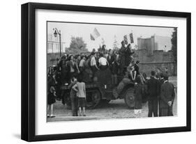 Liberation of Paris, August 1944-null-Framed Giclee Print