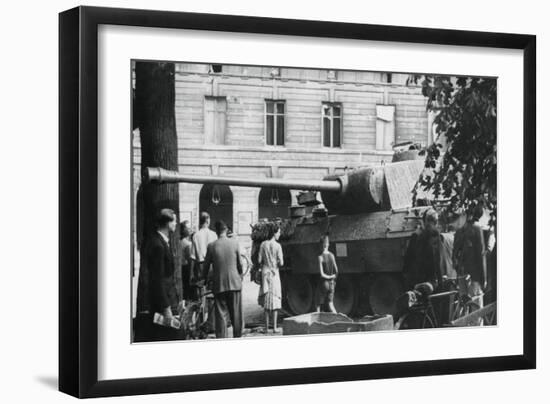 Liberation of Paris, August 1944-null-Framed Giclee Print