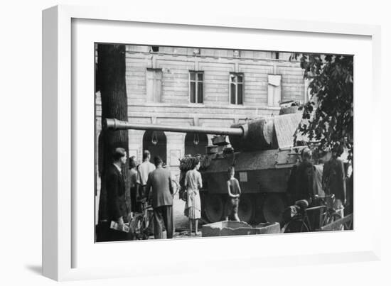 Liberation of Paris, August 1944-null-Framed Giclee Print