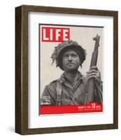 LIFE GI in Normandy 1944-null-Framed Premium Giclee Print