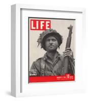 LIFE GI in Normandy 1944-null-Framed Premium Giclee Print