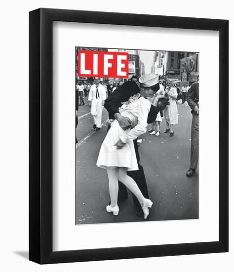 LIFE VJ Day Soldier Kissing girl-null-Framed Art Print