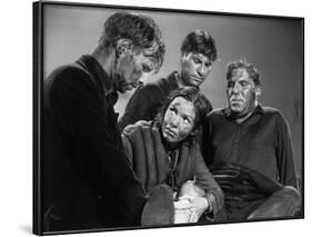 Lifeboat by Alfred Hitchcock with Hume Cronyn, Mary Anderson, John Hodiak and William Bendix., 1944-null-Framed Photo