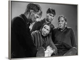 Lifeboat by Alfred Hitchcock with Hume Cronyn, Mary Anderson, John Hodiak and William Bendix., 1944-null-Framed Photo