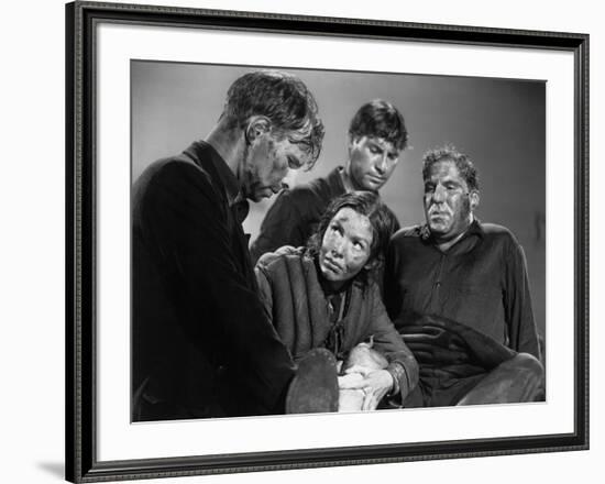 Lifeboat by Alfred Hitchcock with Hume Cronyn, Mary Anderson, John Hodiak and William Bendix., 1944-null-Framed Photo