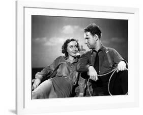 Lifeboat by Alfred Hitchcock with Mary anderson and Hume Cronyn, 1944 (b/w photo)-null-Framed Photo