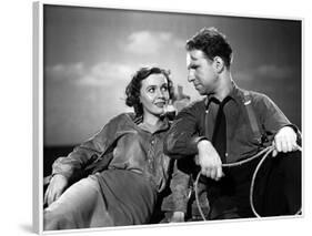 Lifeboat by Alfred Hitchcock with Mary anderson and Hume Cronyn, 1944 (b/w photo)-null-Framed Photo