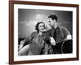 Lifeboat by Alfred Hitchcock with Mary anderson and Hume Cronyn, 1944 (b/w photo)-null-Framed Photo