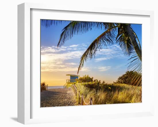 Lifeguard Tower, Miami Beach, Florida-vent du sud-Framed Photographic Print