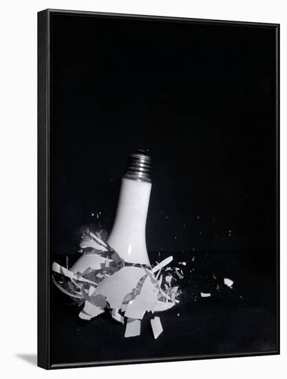 Light Bulb Shattering-null-Framed Photographic Print