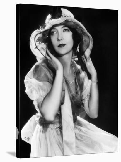 Lillian Gish (1893-1993) American Actress 1924-null-Stretched Canvas
