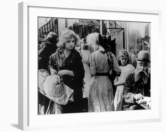 Lillian Gish: The Musketeers of Pig Alley, 1912-null-Framed Photographic Print