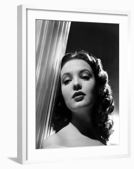 Linda Darnell, 1940-Frank Powolny-Framed Photo