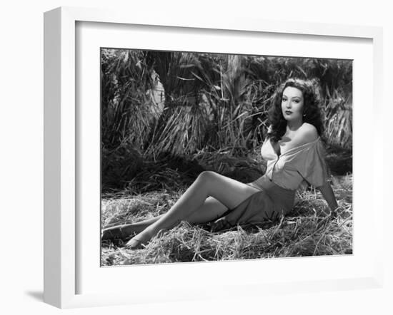 Linda Darnell dans les annees 40 in the 40's (b/w photo)-null-Framed Photo