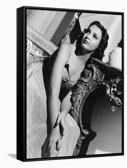 Linda Darnell dans les annees 40 in the 40's (b/w photo)-null-Framed Stretched Canvas