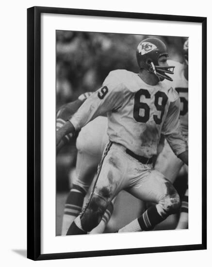 Linebacker for Kansas City Chiefs Sherrill Headrick in Action-null-Framed Premium Photographic Print