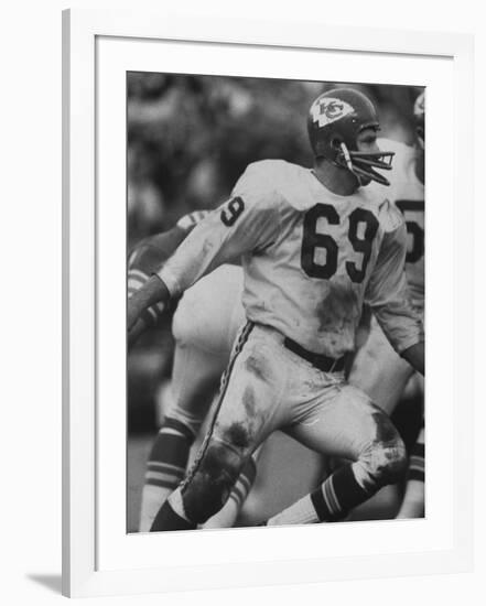 Linebacker for Kansas City Chiefs Sherrill Headrick in Action-null-Framed Premium Photographic Print