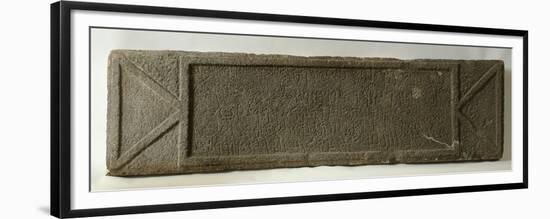 Linteau du tombeau d'Imrui'l-Quays-null-Framed Premium Giclee Print