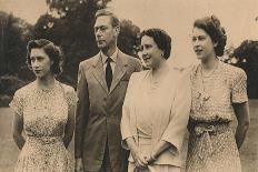 The Royal Family in the Grounds of the Royal Lodge, Winsor, 1946-Lisa Sheridan-Giclee Print