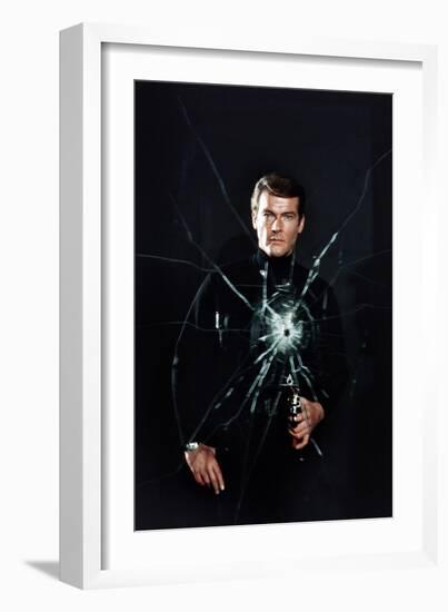 Live and Let Die, Roger Moore, 1973-null-Framed Photo