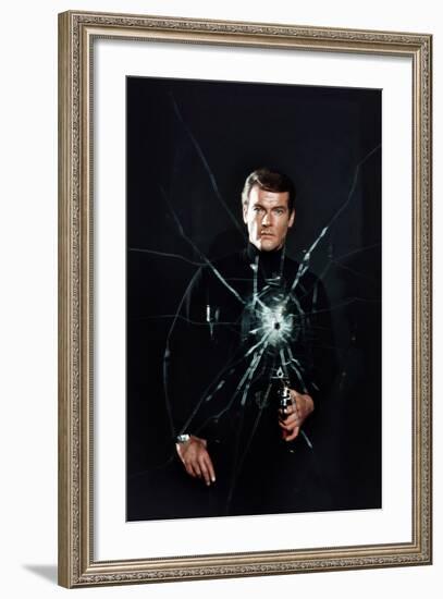 Live and Let Die, Roger Moore, 1973-null-Framed Photo