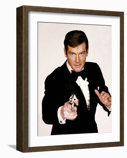 Live and Let Die, Roger Moore, 1973-null-Framed Photo