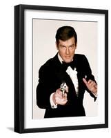 Live and Let Die, Roger Moore, 1973-null-Framed Photo