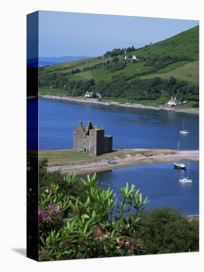 Lochranza Castle, Arran, Strathclyde, Scotland, United Kingdom-Roy Rainford-Stretched Canvas