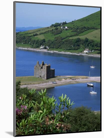 Lochranza Castle, Arran, Strathclyde, Scotland, United Kingdom-Roy Rainford-Mounted Photographic Print