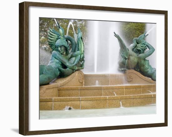 Logan Square Fountain, Parkway Museum District, Philadelphia, Pennsylvania-Richard Cummins-Framed Photographic Print