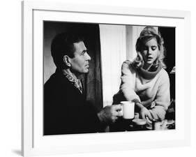 LOLITA, 1962 directed by STANLEY KUBRICK James Mason / Sue Lyon (b/w photo)-null-Framed Photo